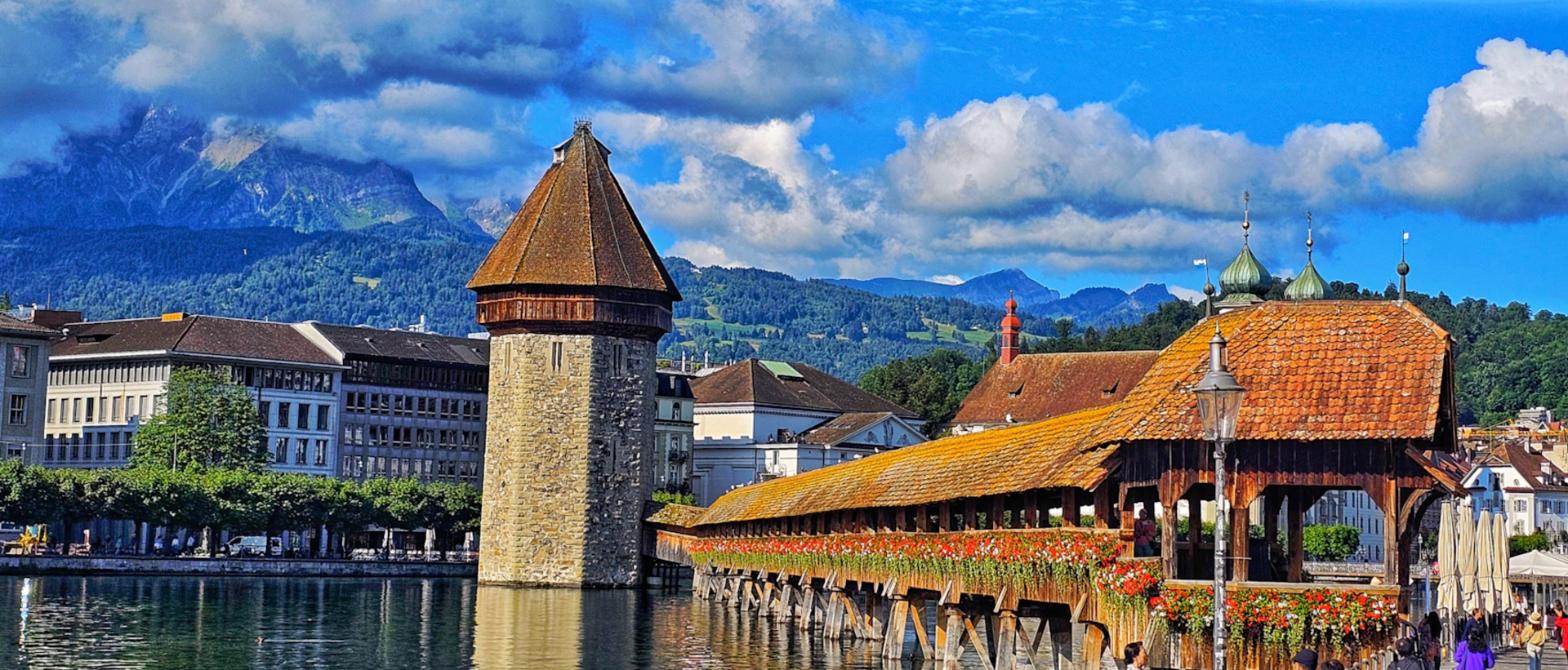 Headhunter Zentralschweiz: Kapellbrücke in Luzern mit Pilatus
